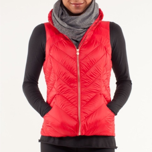 Lululemon Down Town Down Vest in Currant Red size 8 - Picture 2 of 16